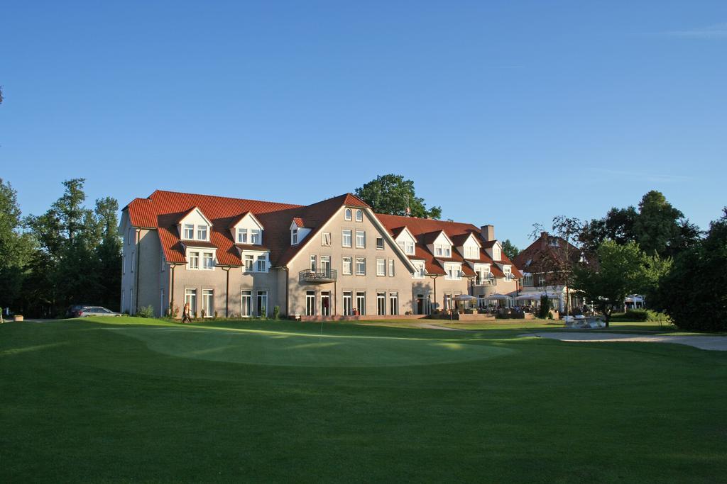 Ahauser Land & Golfhotel 奥斯塔泰 外观 照片