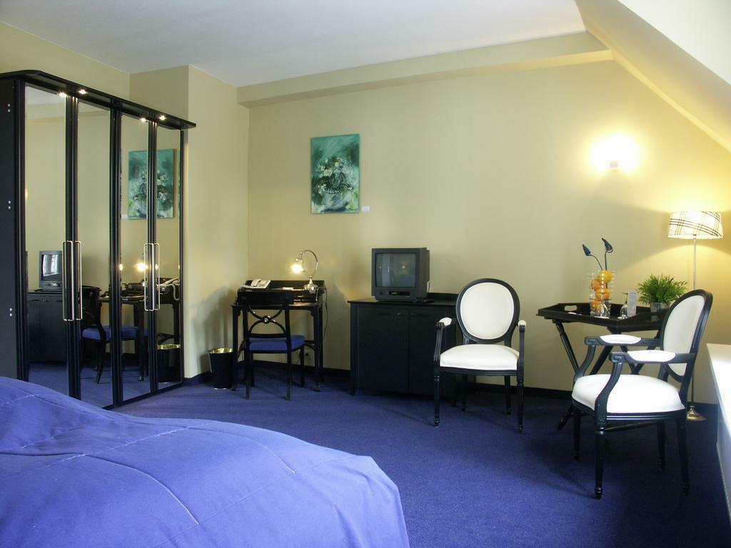 Ahauser Land & Golfhotel 奥斯塔泰 外观 照片